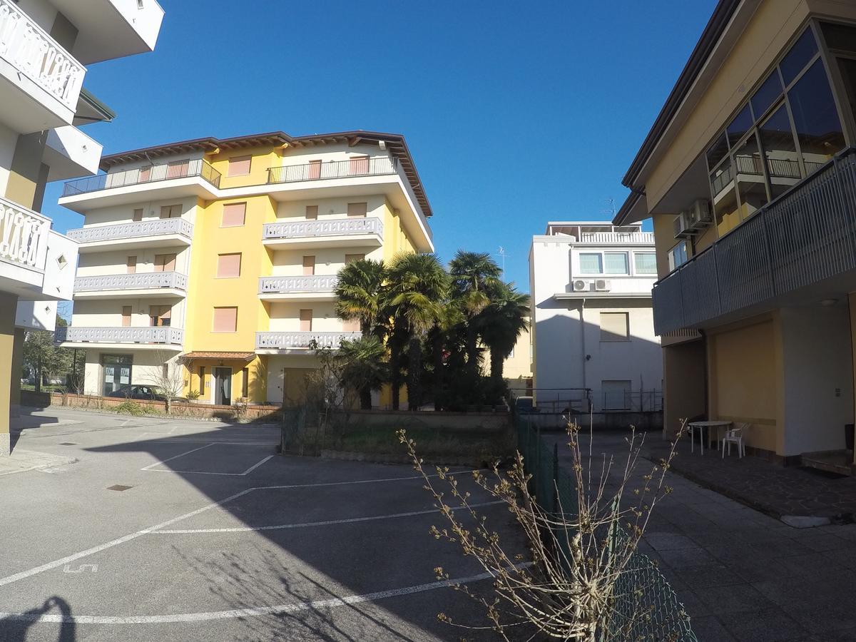 Residence Caorle Apartments - Agenzia Cocal Kültér fotó