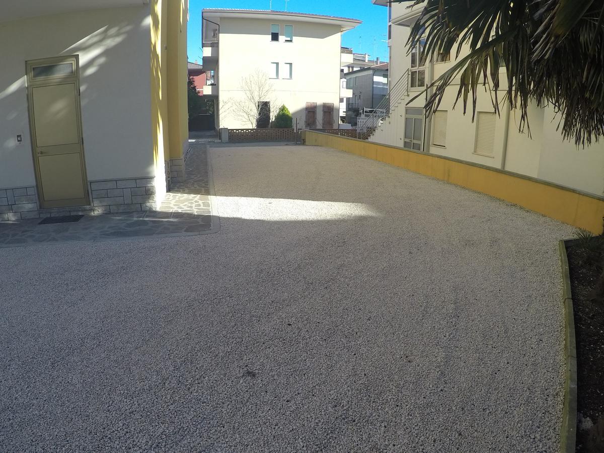 Residence Caorle Apartments - Agenzia Cocal Kültér fotó